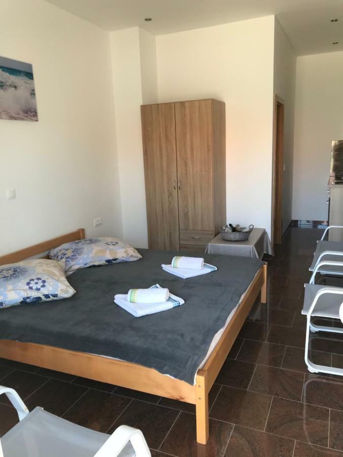 Apartmani Subasic Pag Town Eksteriør billede