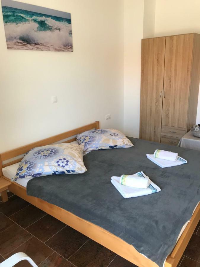 Apartmani Subasic Pag Town Eksteriør billede