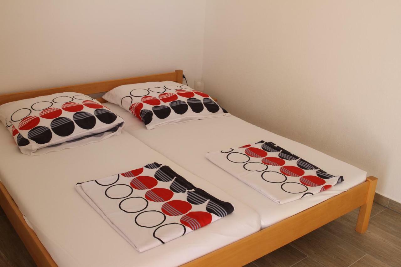 Apartmani Subasic Pag Town Eksteriør billede