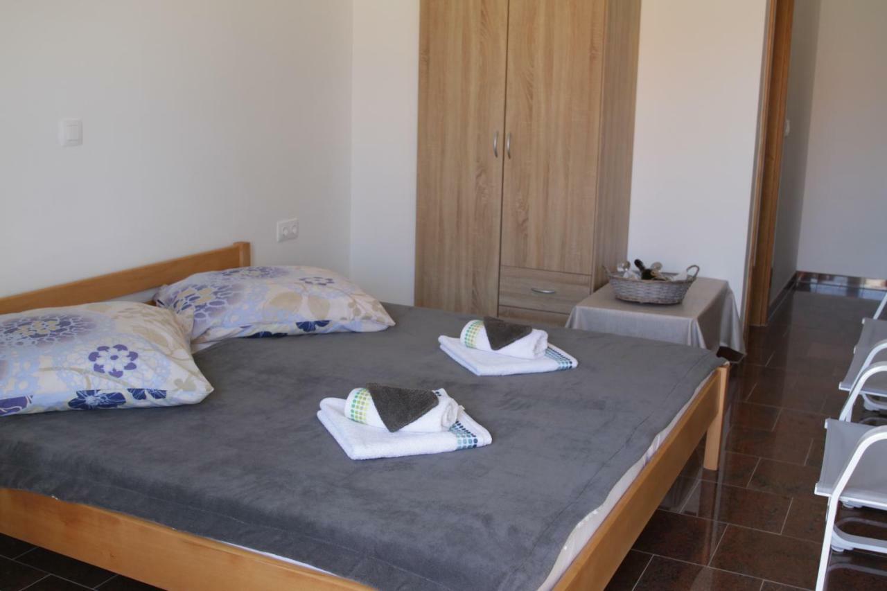 Apartmani Subasic Pag Town Eksteriør billede