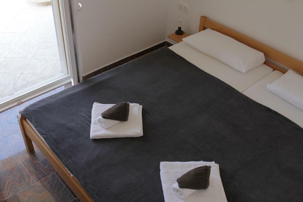 Apartmani Subasic Pag Town Eksteriør billede