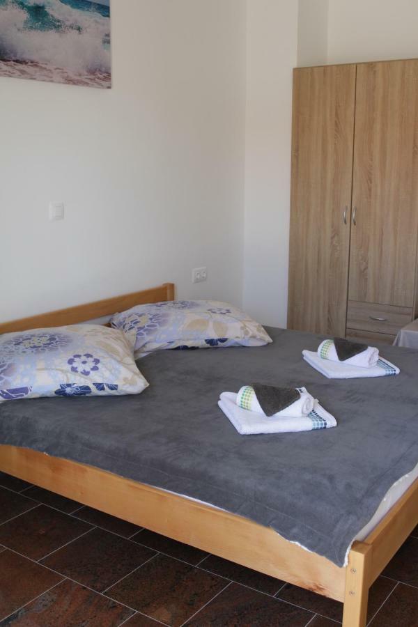 Apartmani Subasic Pag Town Eksteriør billede