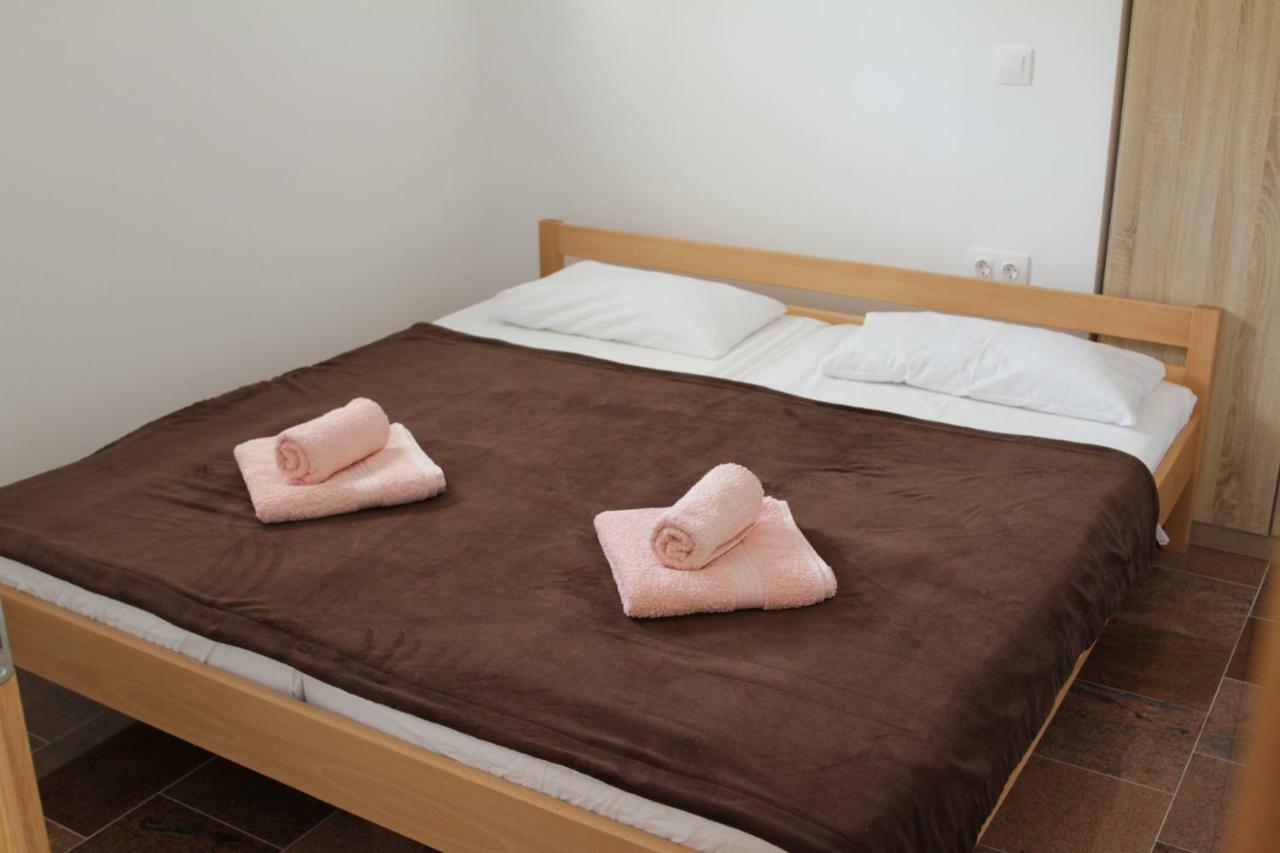 Apartmani Subasic Pag Town Eksteriør billede